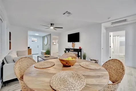 2713 4th Avenue W Bradenton FL 34205