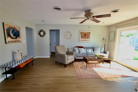326 Benton Street Orlando FL 32839