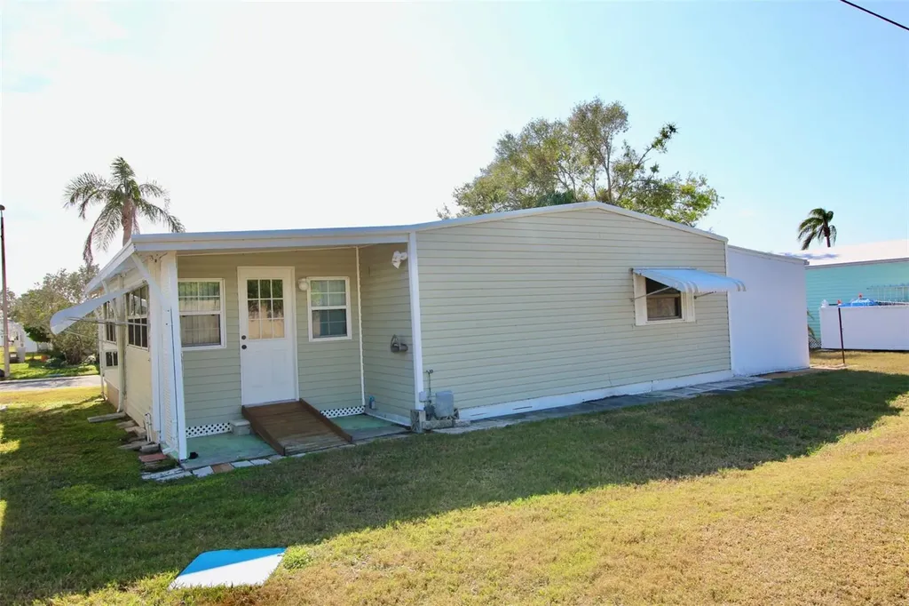 82037 5th Avenue N Pinellas Park FL 33781