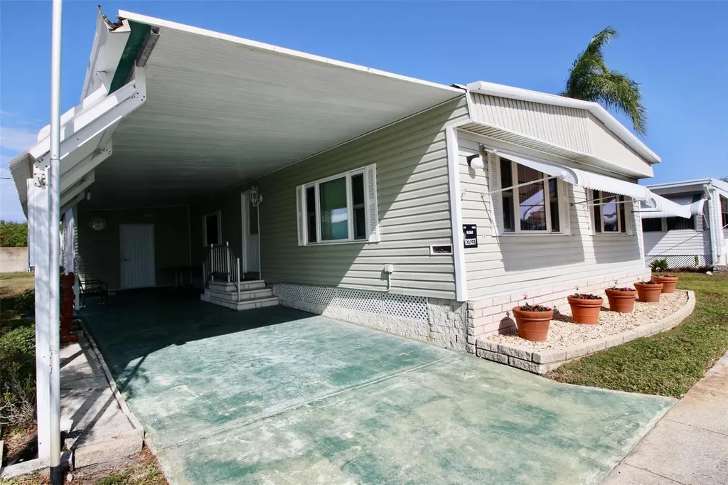 82037 5th Avenue N Pinellas Park FL 33781