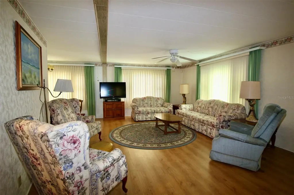 82037 5th Avenue N Pinellas Park FL 33781