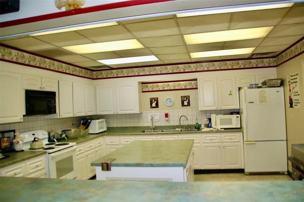82037 5th Avenue N Pinellas Park FL 33781