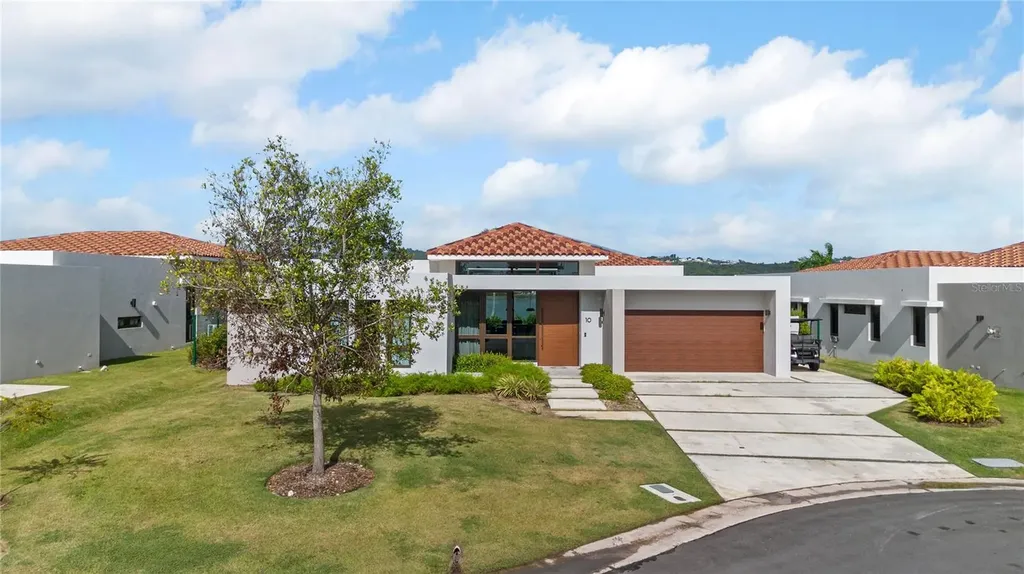 10 Los Lagos Humacao PR 00791