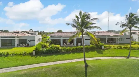 10 Los Lagos Humacao PR 00791