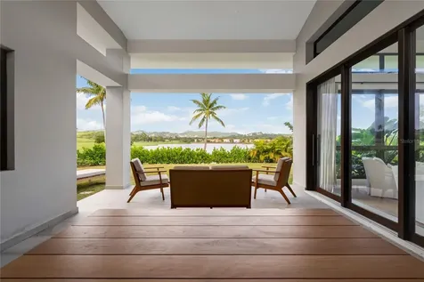 10 Los Lagos Humacao PR 00791