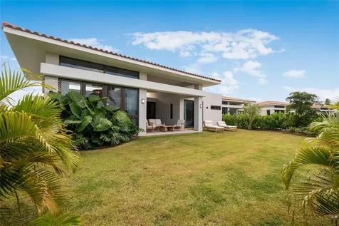 10 Los Lagos Humacao PR 00791