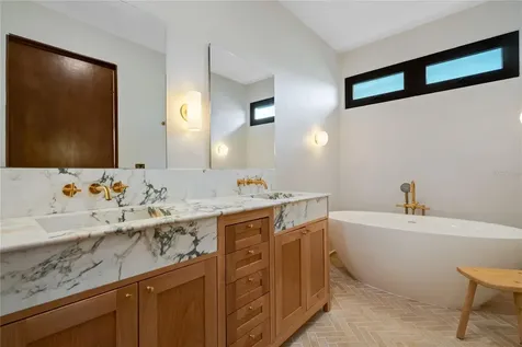 10 Los Lagos Humacao PR 00791