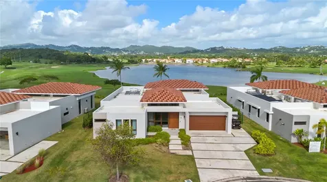 10 Los Lagos Humacao PR 00791