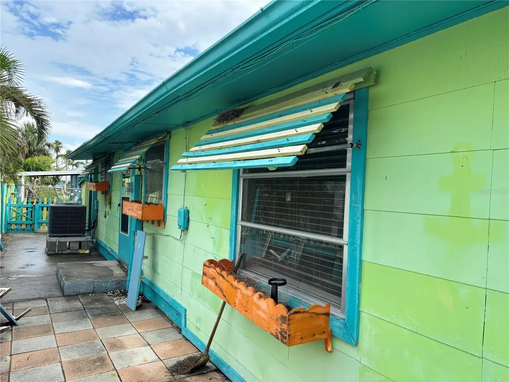 18006 4th Street E Redington Shores FL 33708