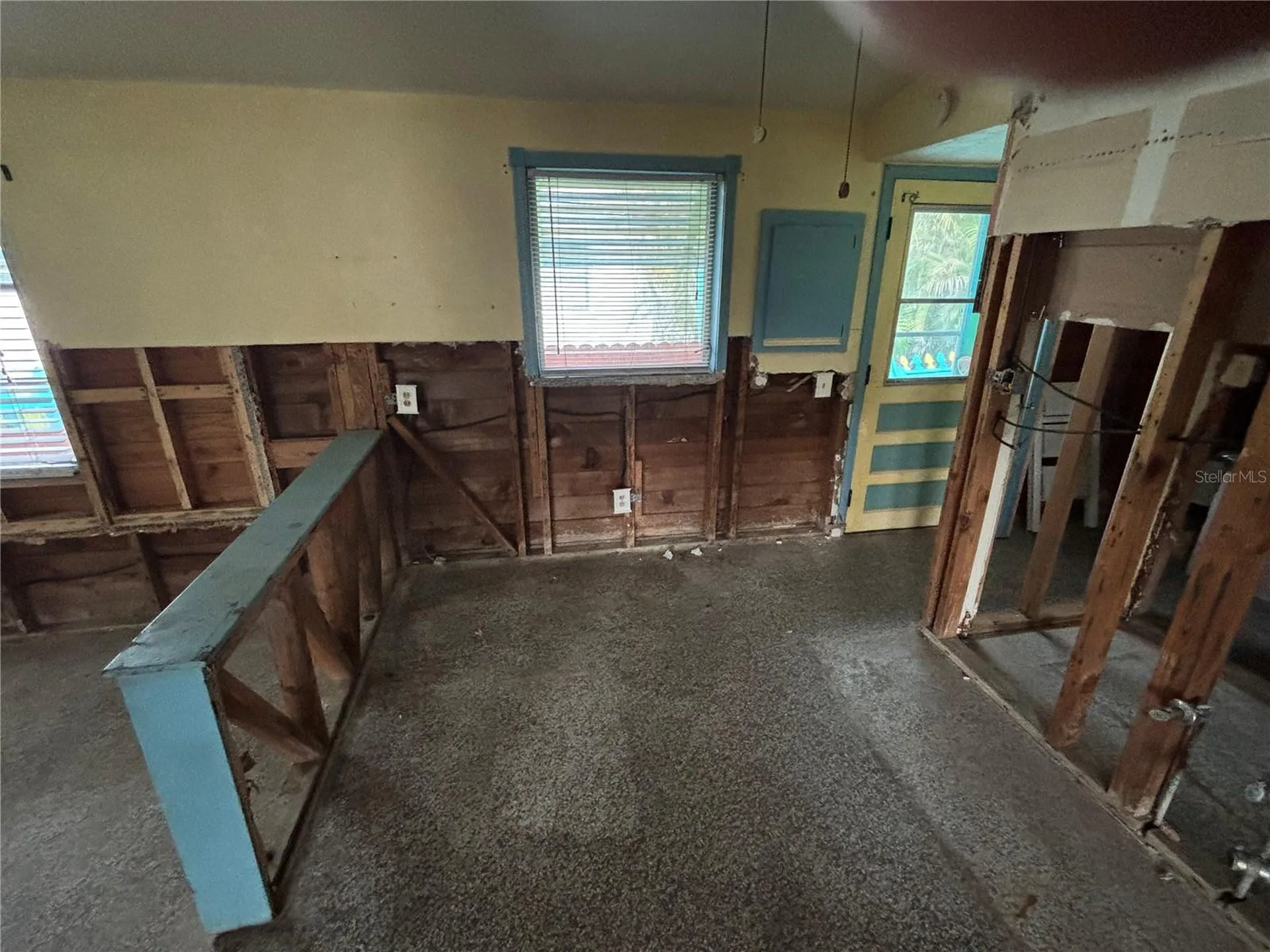 18006 4th Street E Redington Shores FL 33708