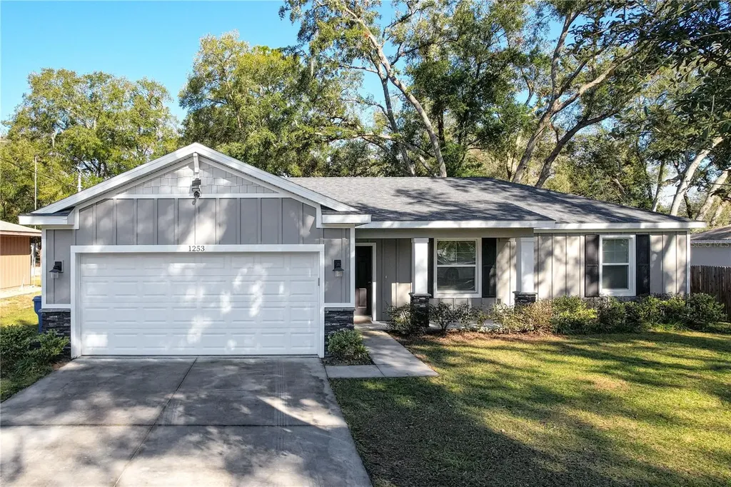 1253 15th Street Orange City FL 32763