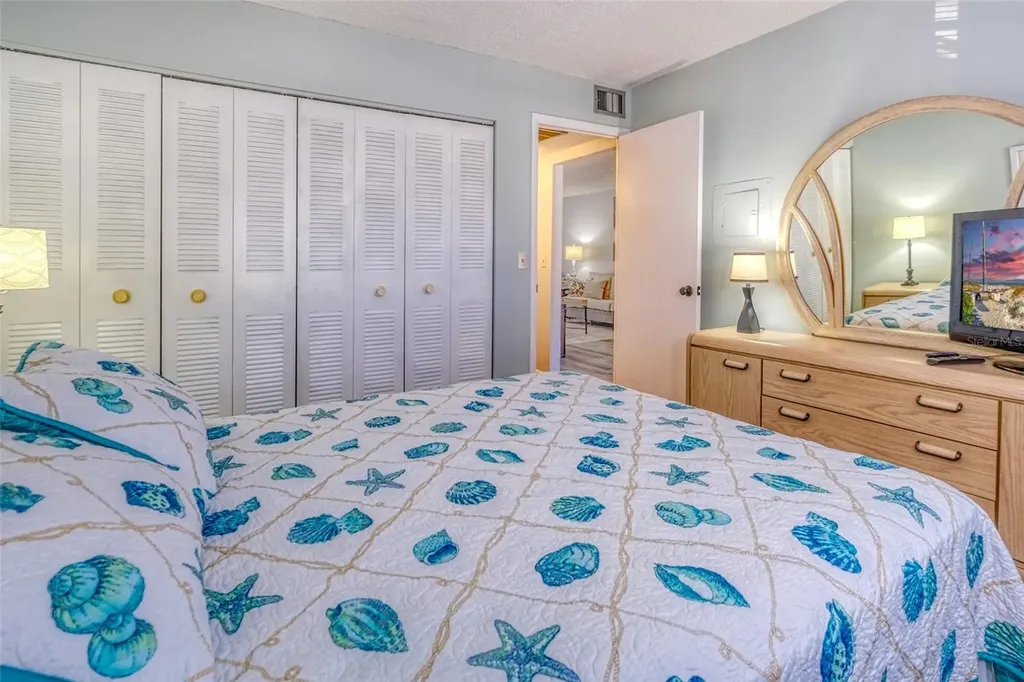 13714 Mission Oaks Boulevard Seminole FL 33776