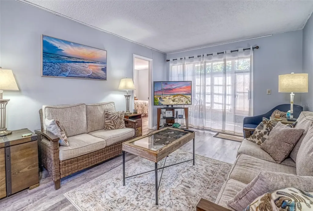 13714 Mission Oaks Boulevard Seminole FL 33776