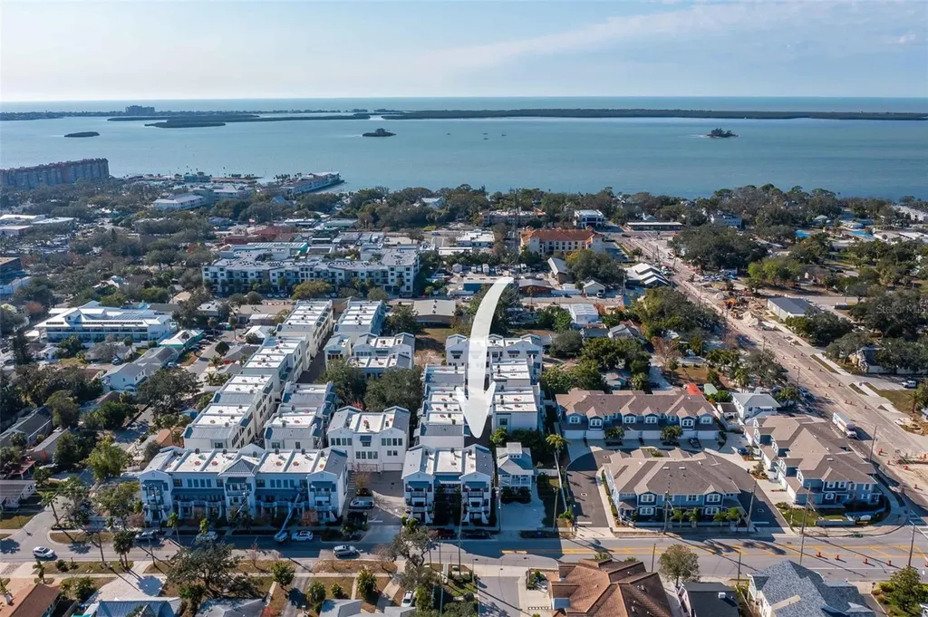 946 Highland Avenue Dunedin FL 34698