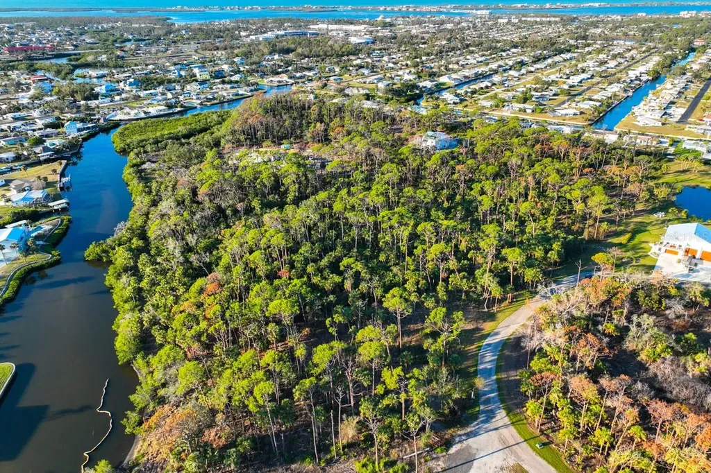 971 Lampp Drive Englewood FL 34223