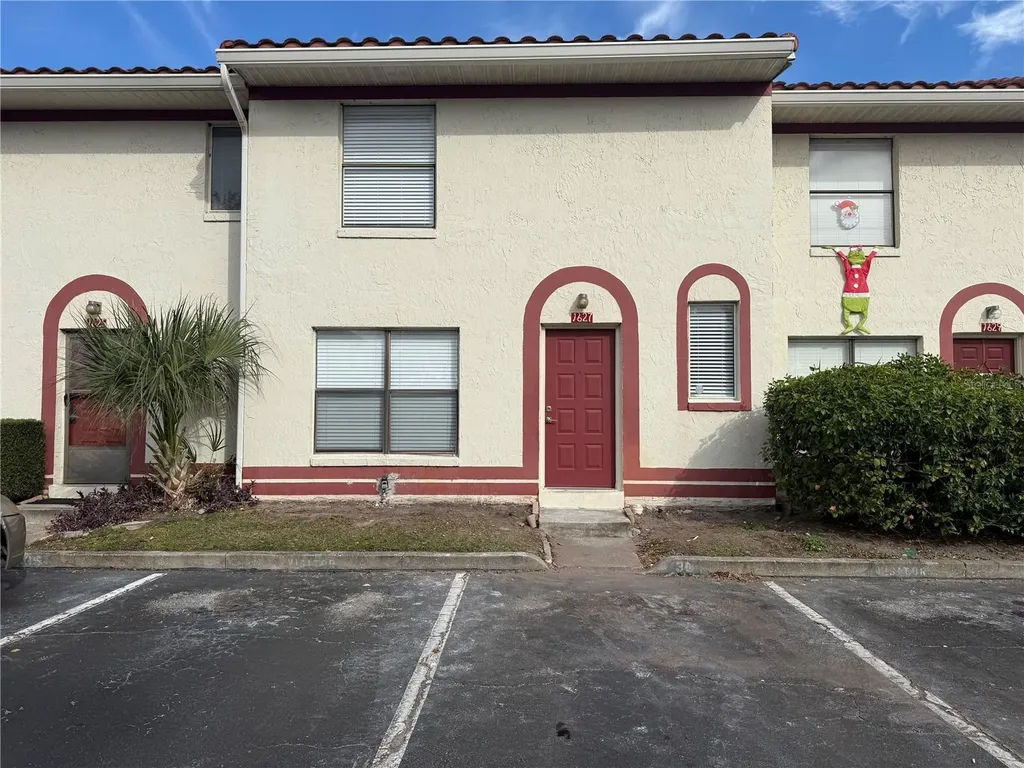 1627 Eagle Creek Circle Orlando FL 32807