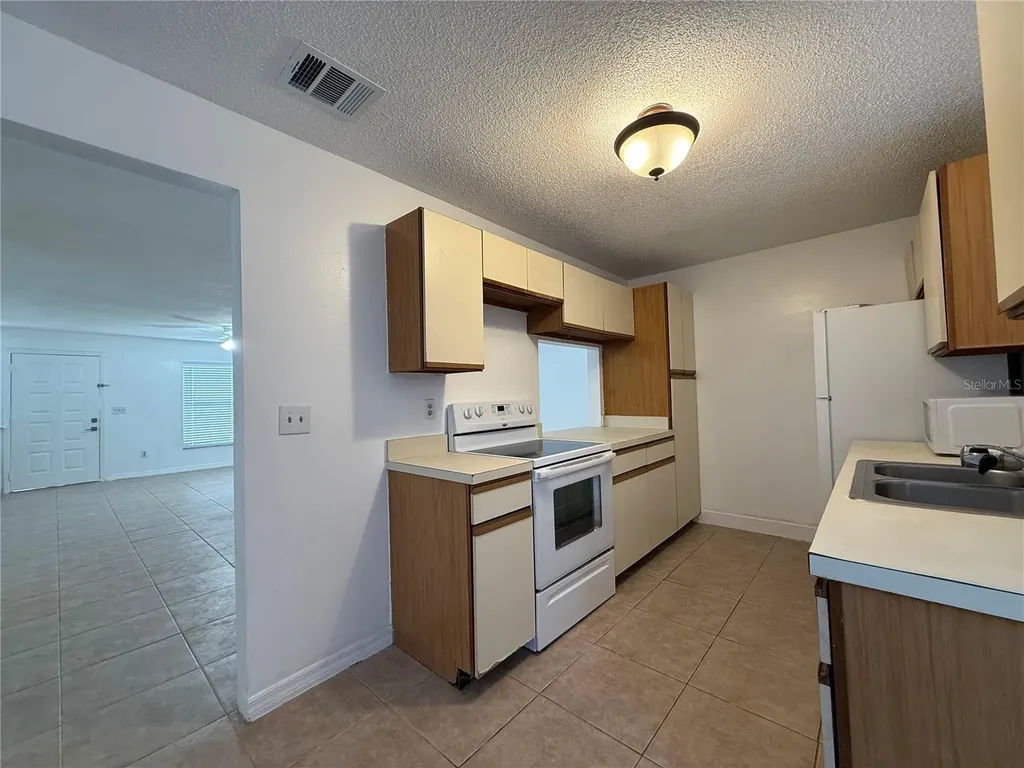 1627 Eagle Creek Circle Orlando FL 32807