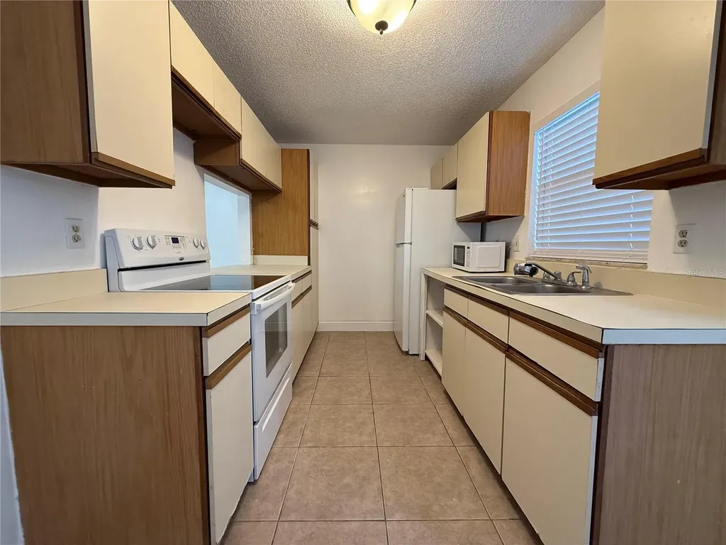 1627 Eagle Creek Circle Orlando FL 32807