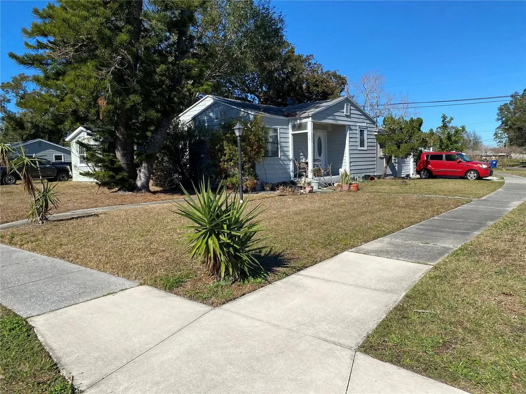 161 83rd Avenue N St Petersburg FL 33702