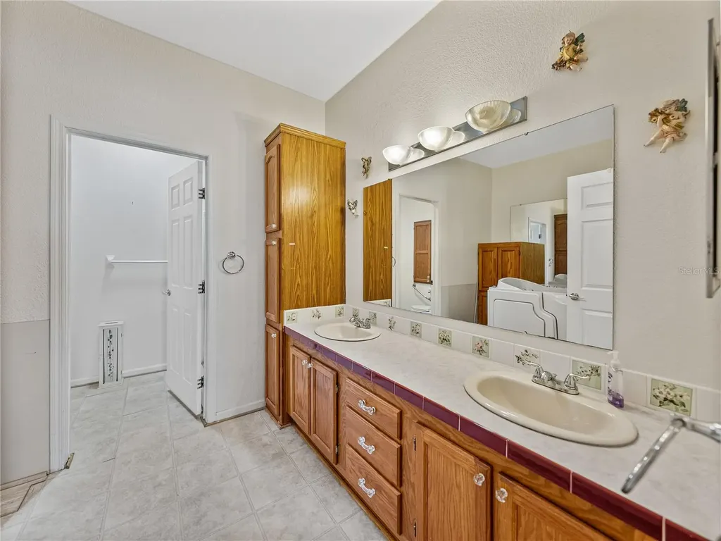 5148 Island View Circle N Polk City FL 33868