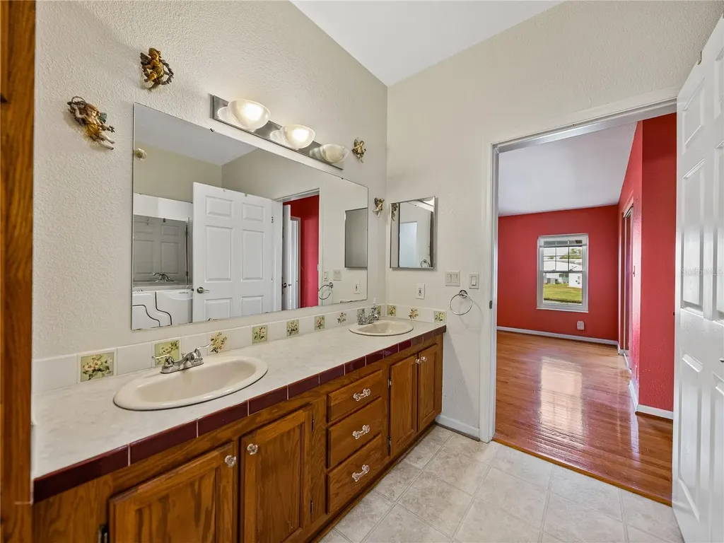 5148 Island View Circle N Polk City FL 33868