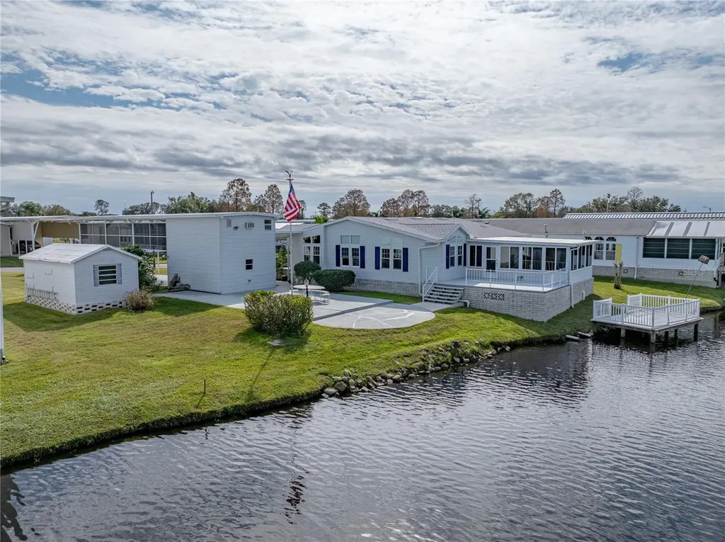 5148 Island View Circle N Polk City FL 33868