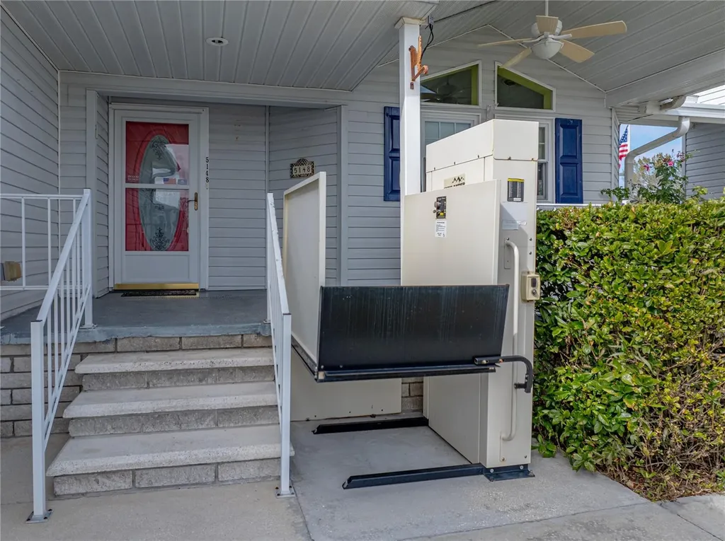 5148 Island View Circle N Polk City FL 33868