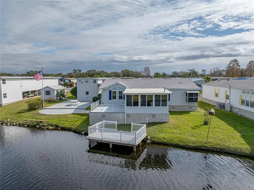 5148 Island View Circle N Polk City FL 33868
