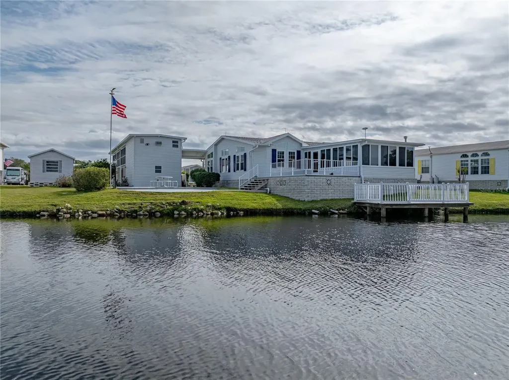 5148 Island View Circle N Polk City FL 33868