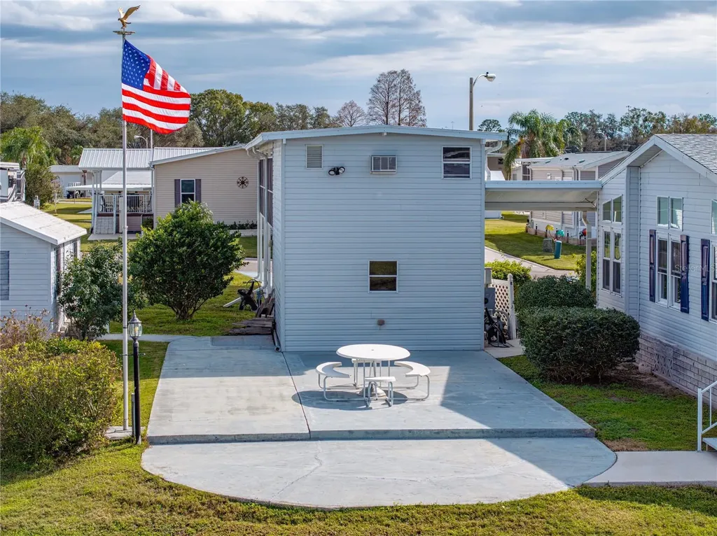 5148 Island View Circle N Polk City FL 33868
