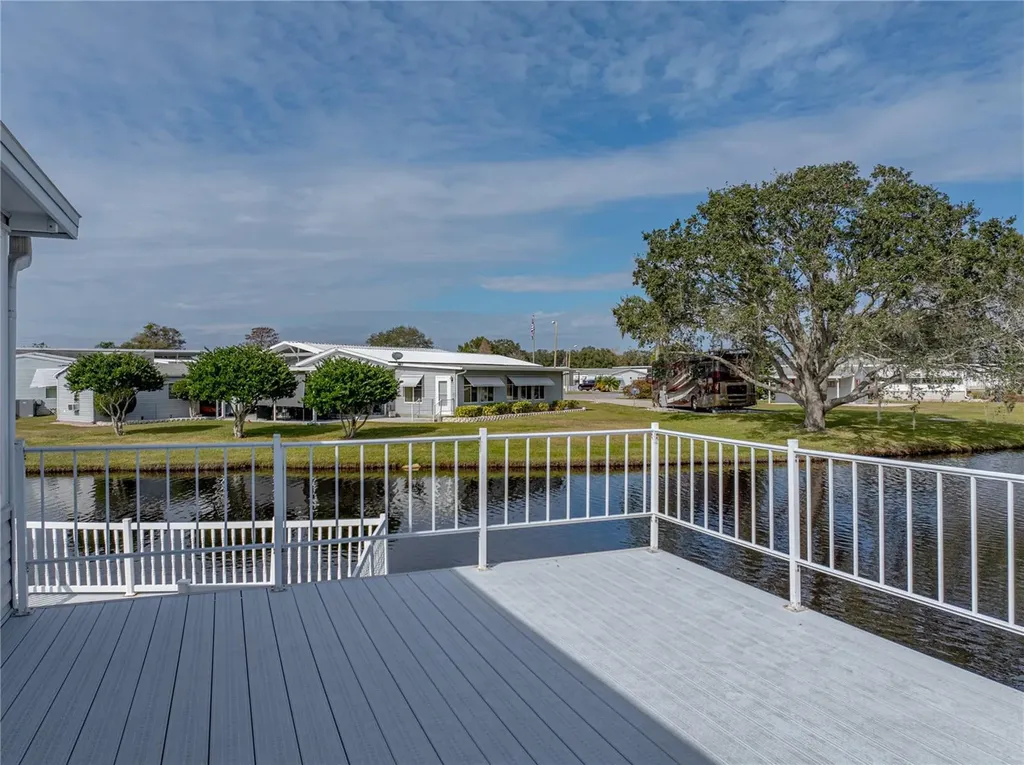 5148 Island View Circle N Polk City FL 33868