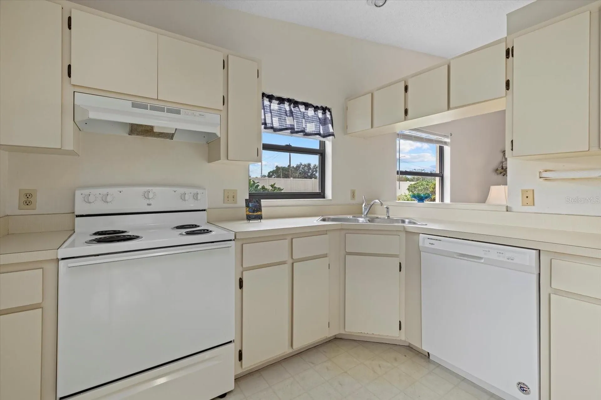 1700 Curry Avenue Nokomis FL 34275