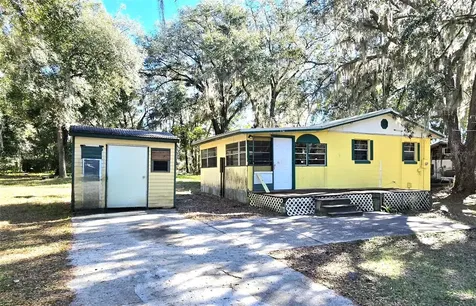 912 Center Street Crescent City FL 32112