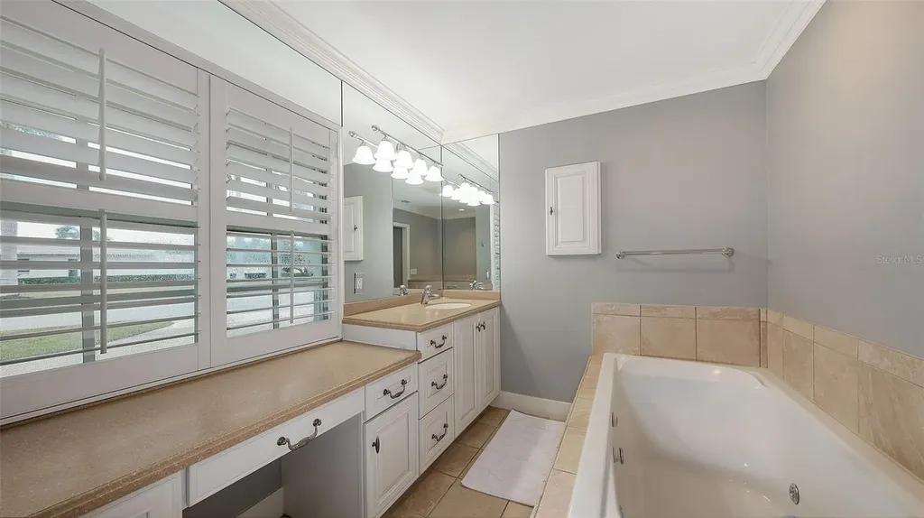 605 Wild Turkey Lane Sarasota FL 34236