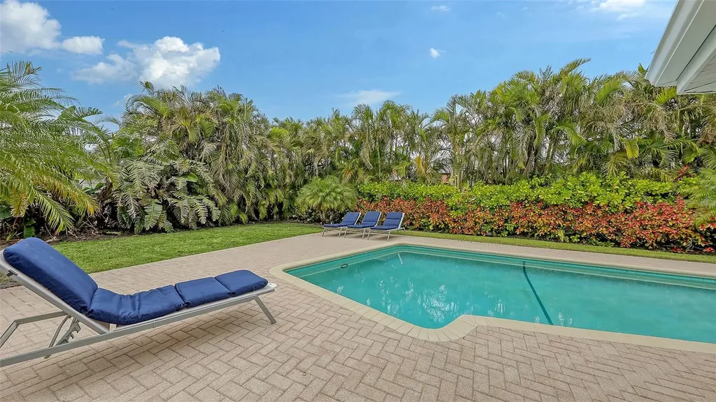605 Wild Turkey Lane Sarasota FL 34236