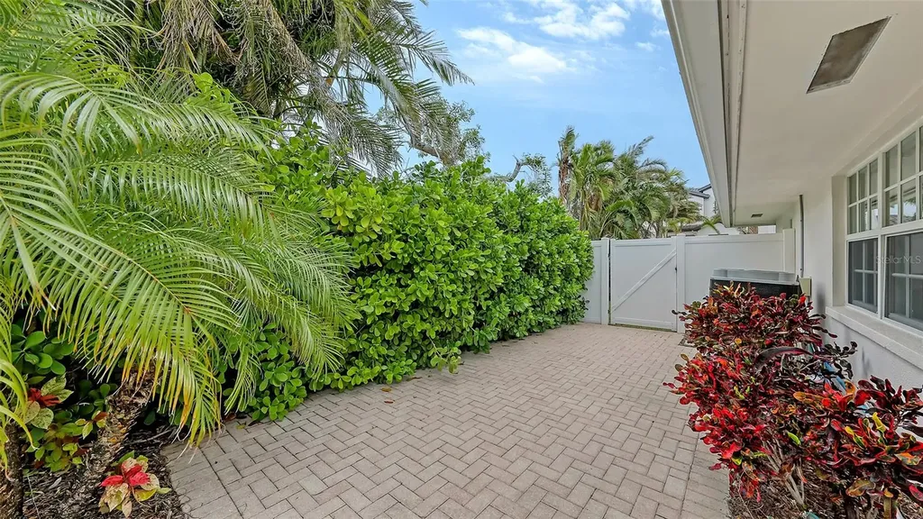 605 Wild Turkey Lane Sarasota FL 34236
