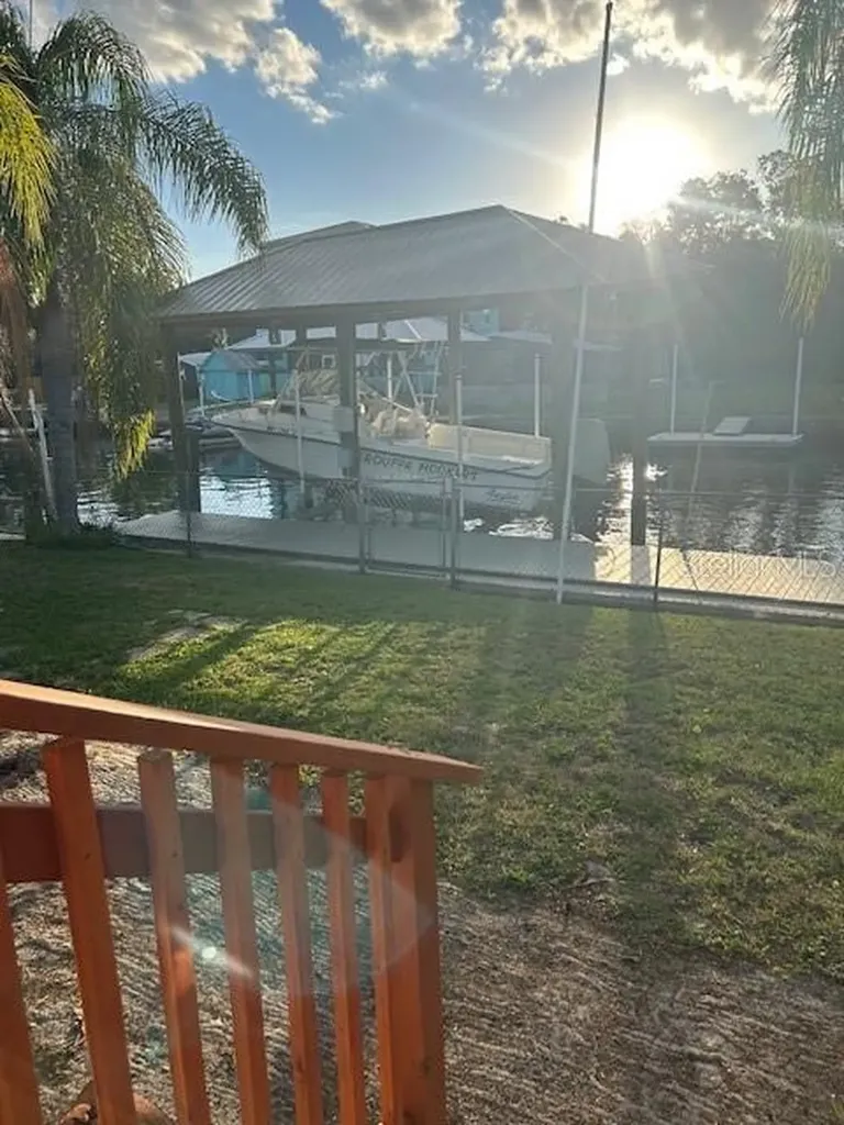 2750 N Comanche Point Crystal River FL 34429