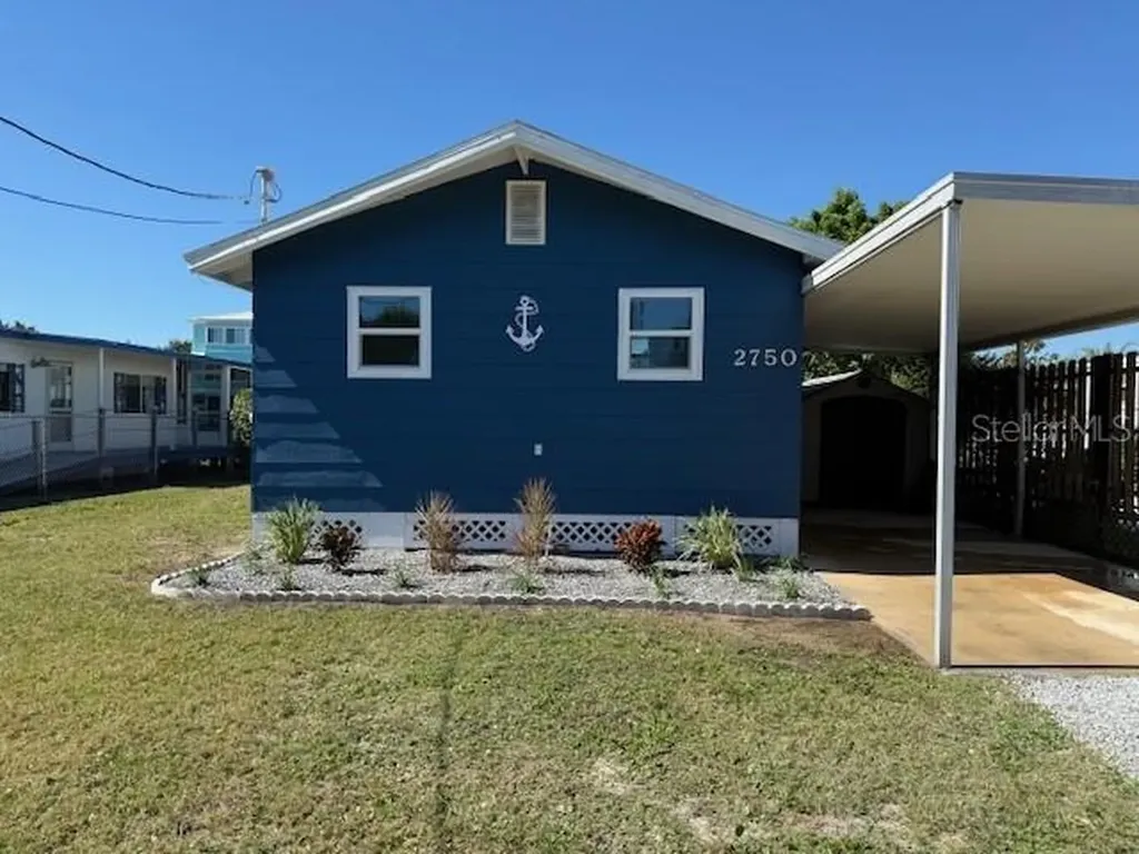 2750 N Comanche Point Crystal River FL 34429