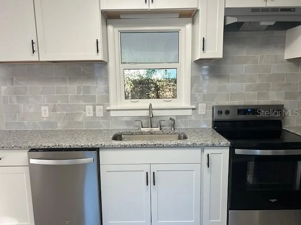 2750 N Comanche Point Crystal River FL 34429