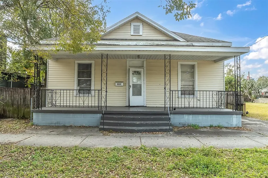 2221 Stuart Street Tampa FL 33605