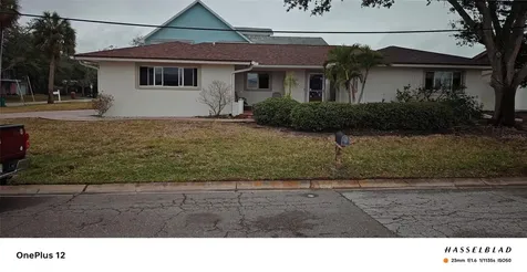 8504 42nd Avenue N St Petersburg FL 33709