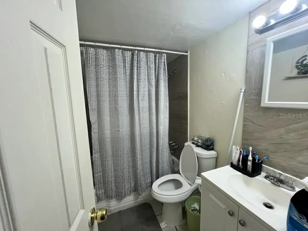 5885 Dahlia Drive Orlando FL 32807