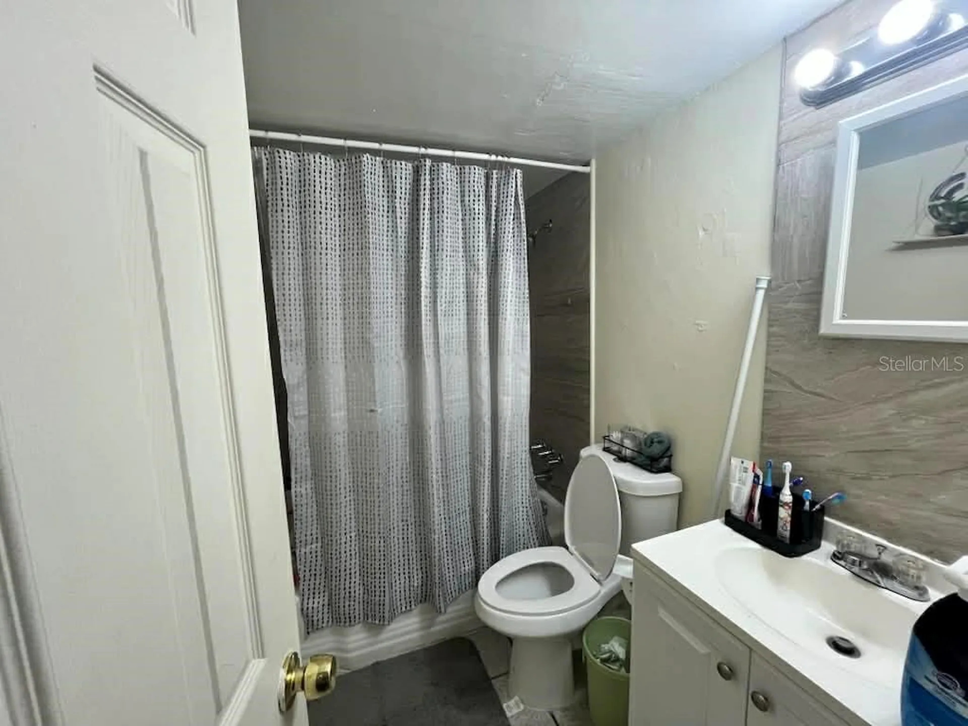 5885 Dahlia Drive Orlando FL 32807