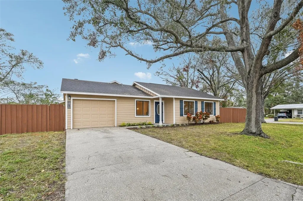 5915 29th Avenue Drive E Bradenton FL 34208