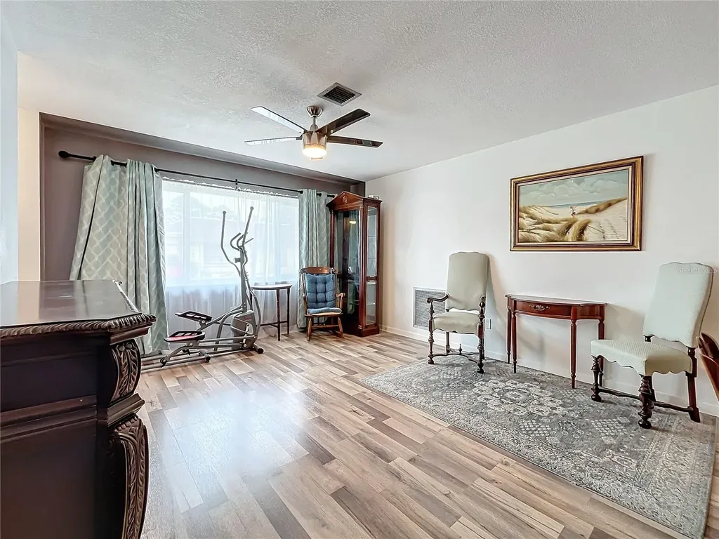 8330 Vendome Boulevard N Pinellas Park FL 33781