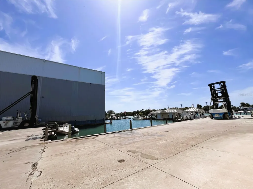 100 Circuit Road Nokomis FL 34275