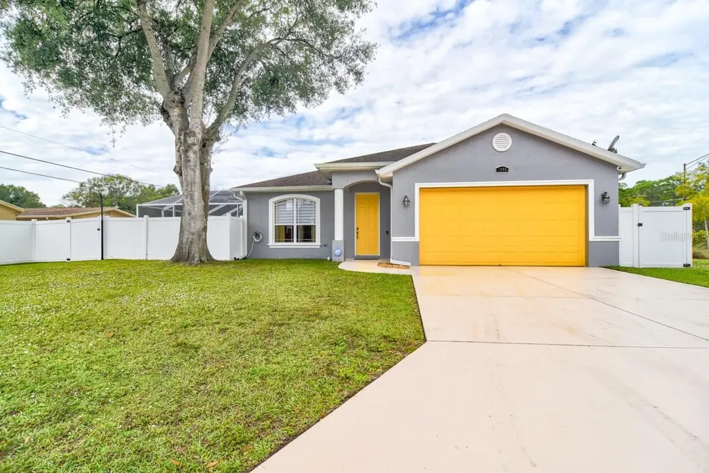 3906 Chaucer Lane Sarasota FL 34241