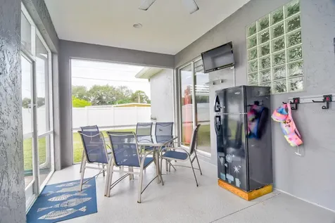 3906 Chaucer Lane Sarasota FL 34241