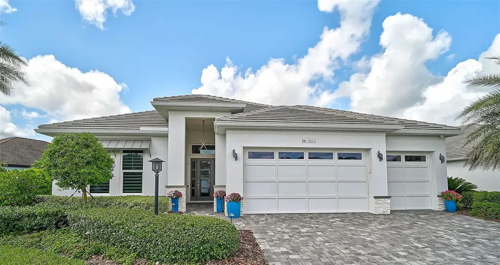 8261 Grande Shores Drive Sarasota FL 34240