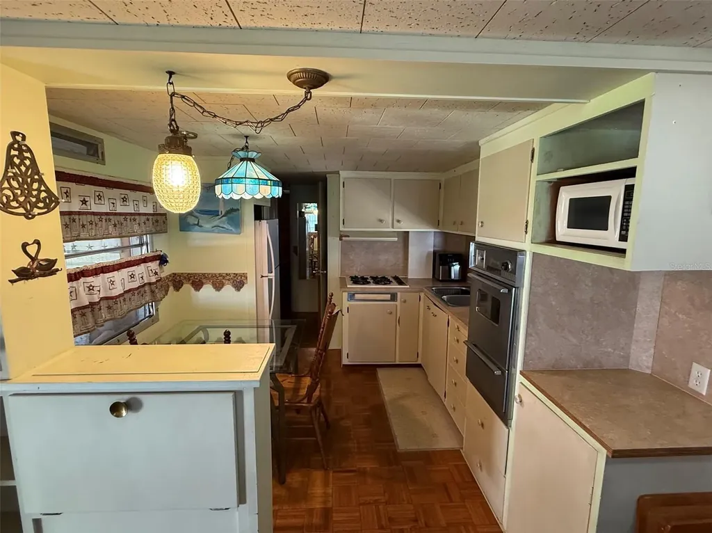 37402 Hammond Drive Zephyrhills FL 33541